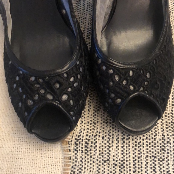 Stuart Weitzman Lace Peep-Toe Platform Sling-back - Picture 5 of 9